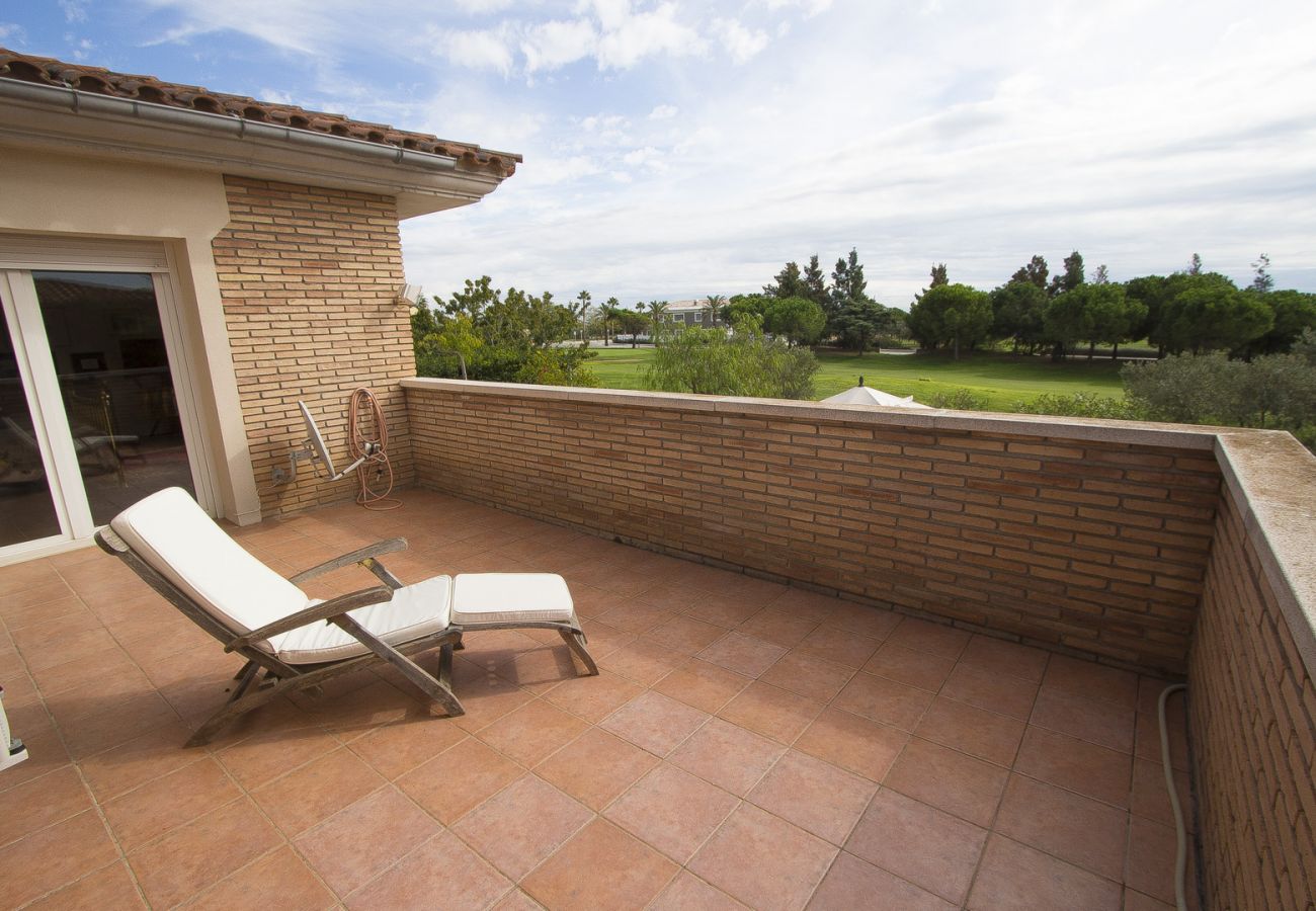 Villa en Reus - Villa Reus: Port Aventura, Golf y Costa Dorada