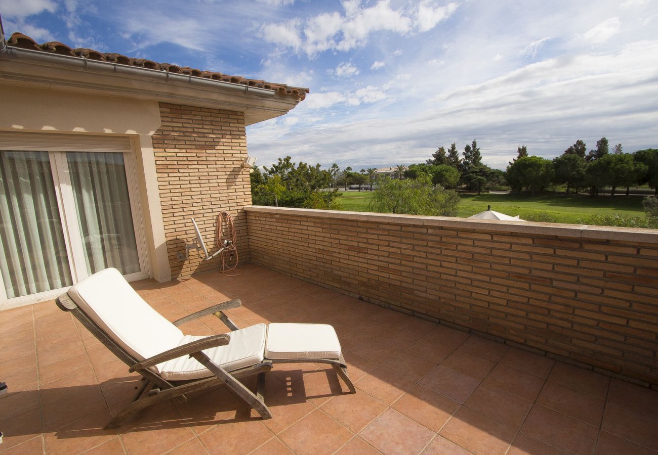 Villa en Reus - Villa Reus: Port Aventura, Golf y Costa Dorada