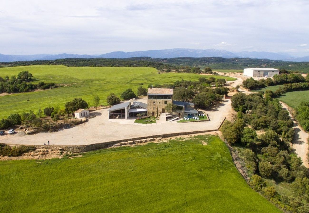 Villa en Torà - Fabulosa Villa para 28 con Piscina Climatizada.