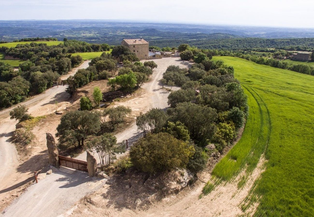 Villa en Torà - Fabulosa Villa para 28 con Piscina Climatizada.