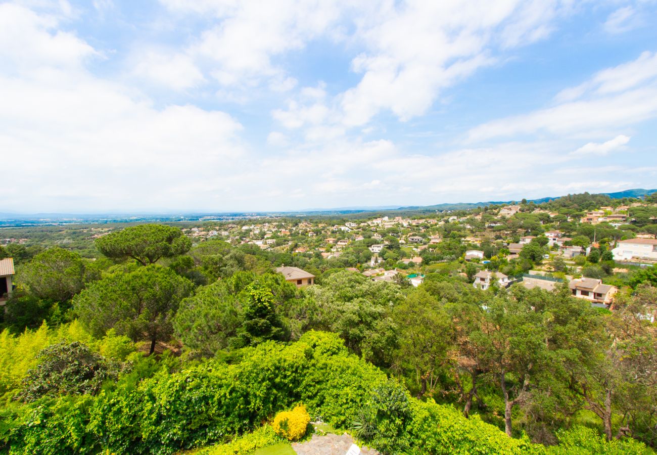 Villa en maçanet de la selva - ¡2 moradas privadas en una magnífica villa!