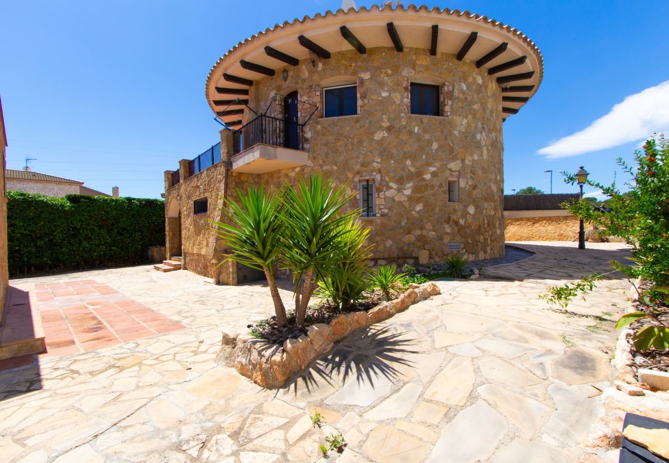 Villa en Creixell - Incredible & Unique Costa Dorada Abode!