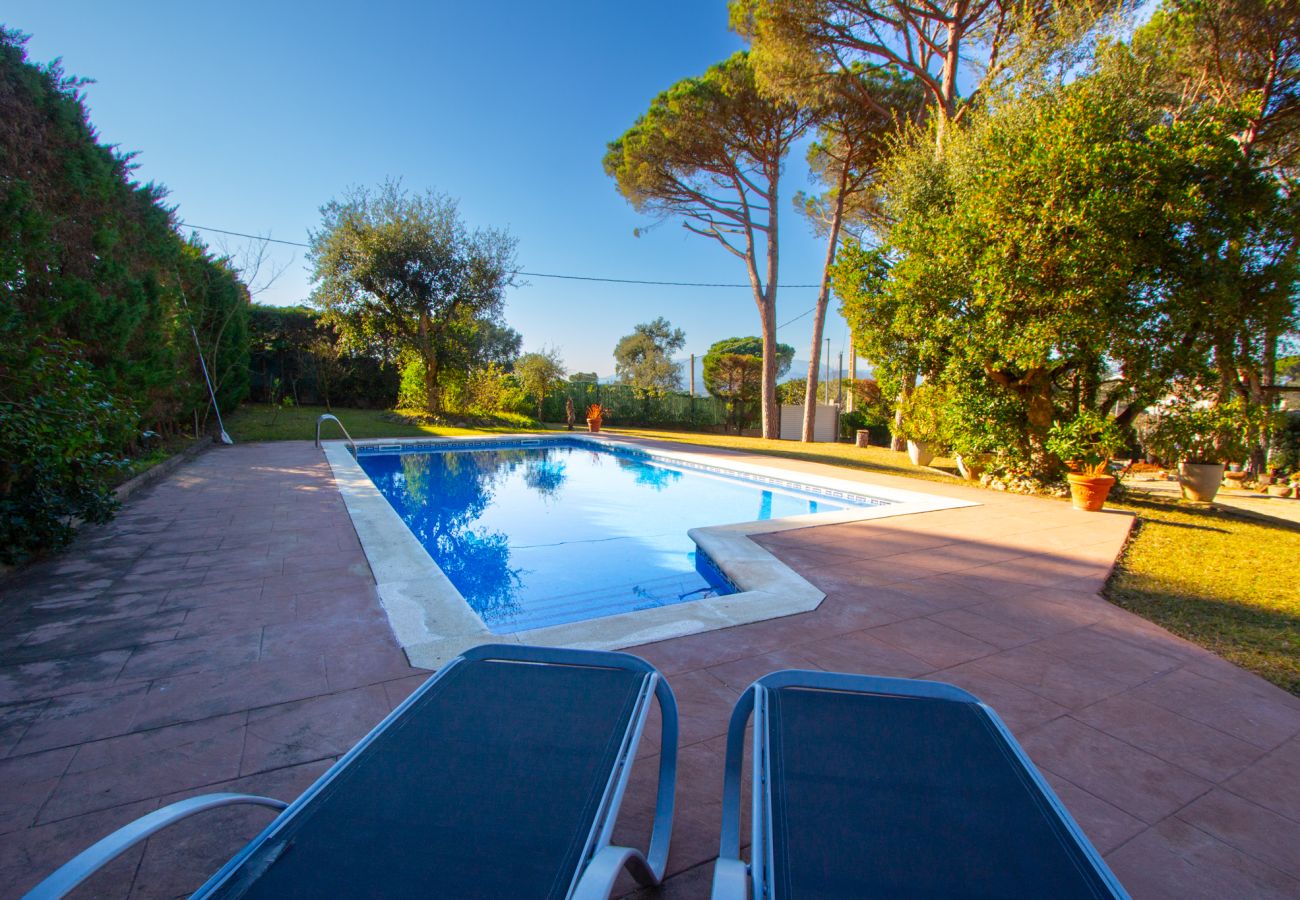 Villa en Sils - Espaciosa casa de campo en Costa Brava, relájate!