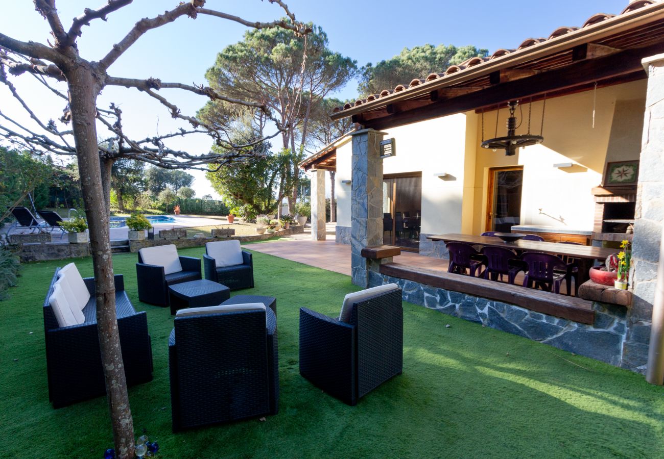 Villa en Sils - Espaciosa casa de campo en Costa Brava, relájate!