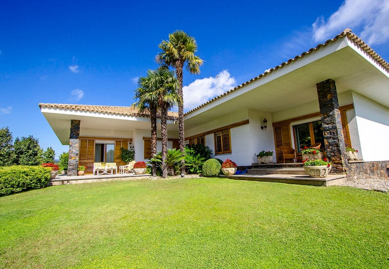 Villa à Gerone/Girona - Villa pittoresque dans la campagne de la Costa Brava.