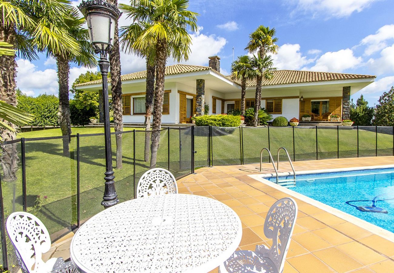 Villa in Gerona/Girona - Picturesque Costa Brava Countryside Villa