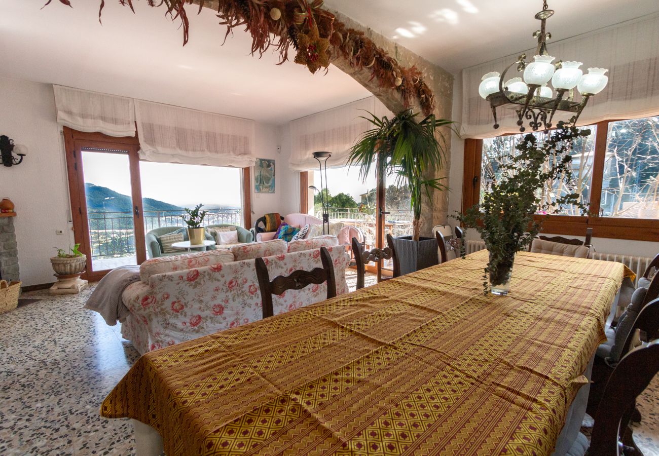 Villa in Castellar del Vallés - Mountain Escape w/ stunning views 40 km to Barna!