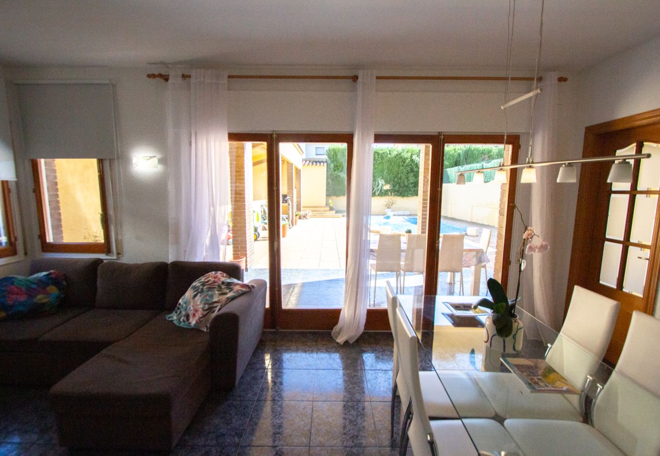 Villa in Gerona/Girona - Off the beaten path oasis near Catalonia's biggest lake!