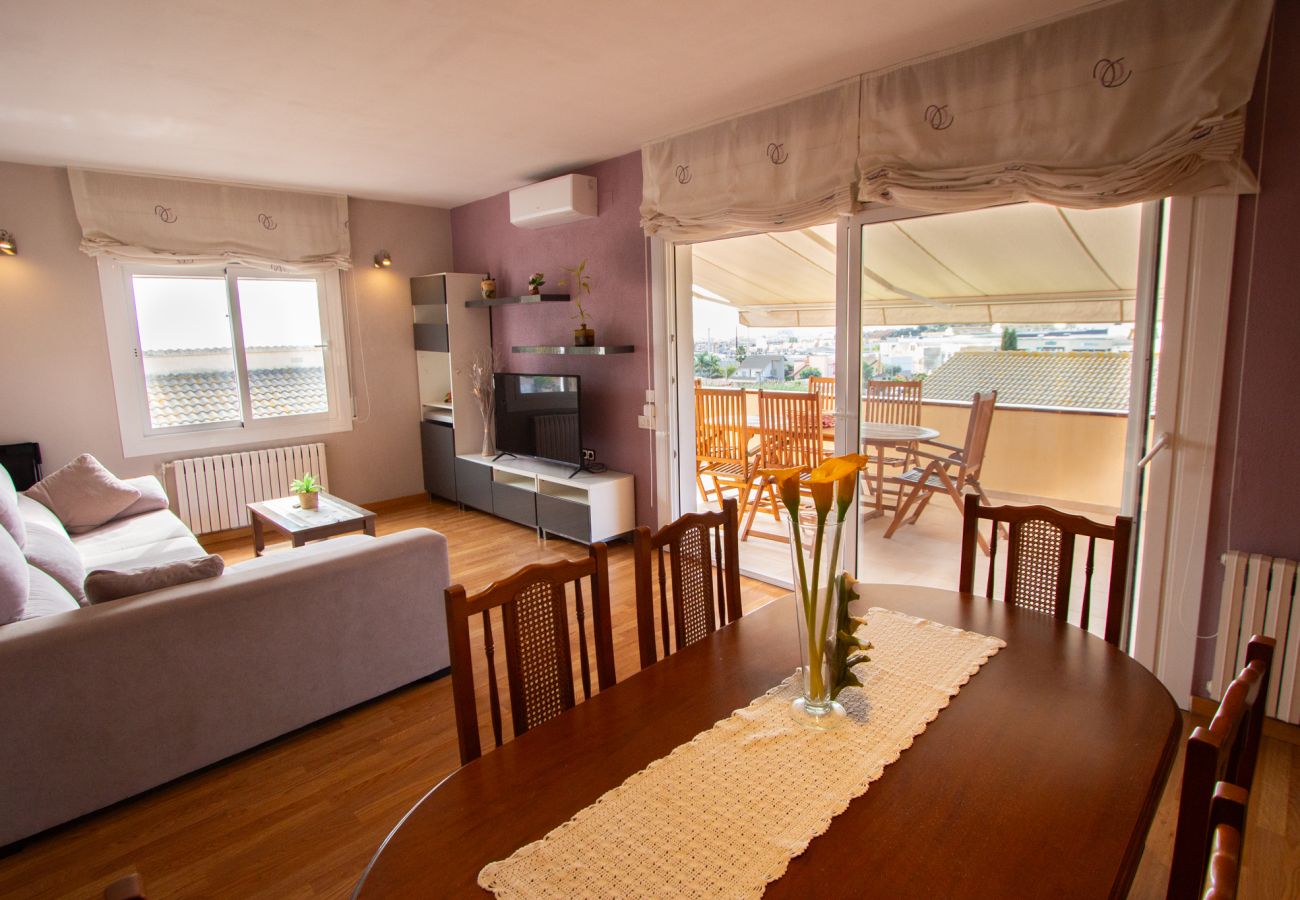 Villa in Pineda de Mar - Cozy beach town villa for 8 - no car necessary!